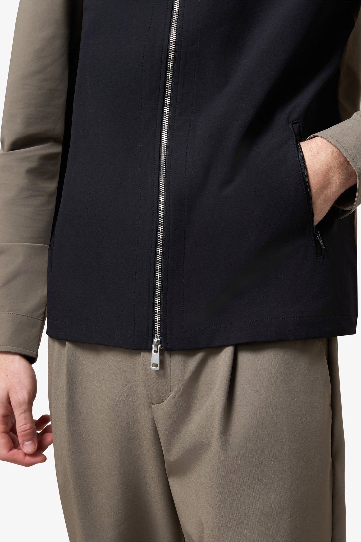 Color Jacket Black / Taupe